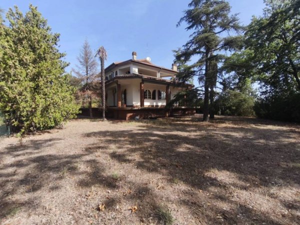 casa indipendente in vendita a Roma in zona Valle Santa