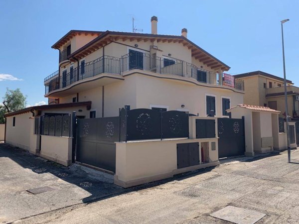 appartamento in vendita a Roma in zona Borghesiana