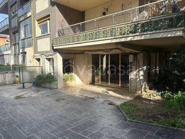 appartamento in vendita a Roma in zona Tomba di Nerone