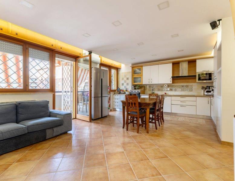 appartamento in vendita a Roma in zona Fonte Laurentina