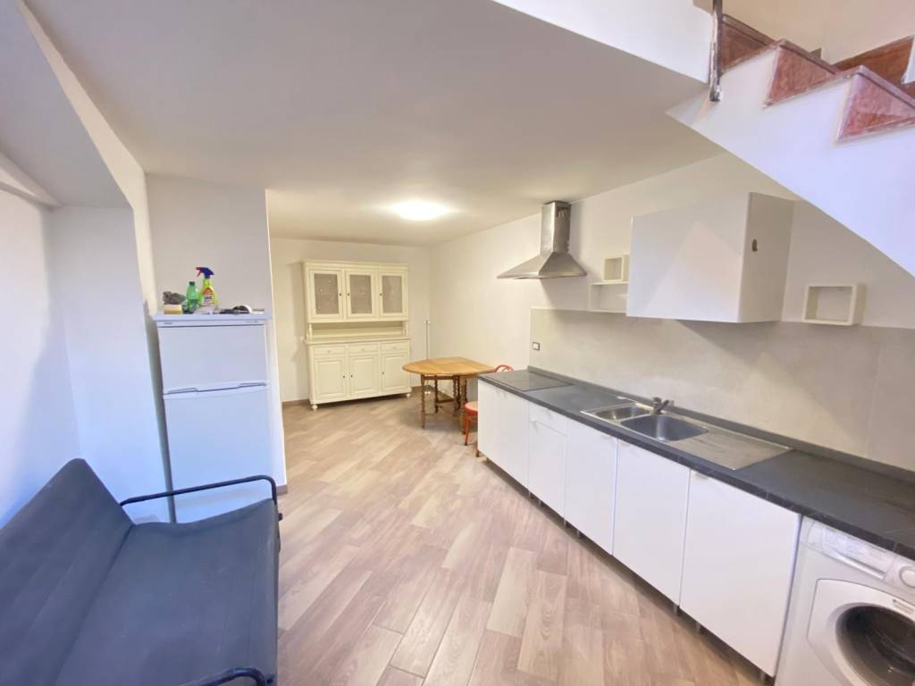 appartamento in vendita a Roma in zona Tomba di Nerone