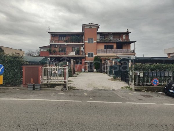 appartamento in vendita a Roma in zona Osteria del Curato