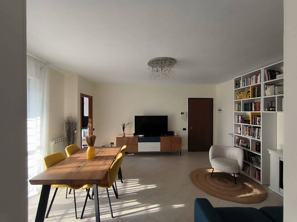 appartamento in vendita a Roma in zona Torre Maura