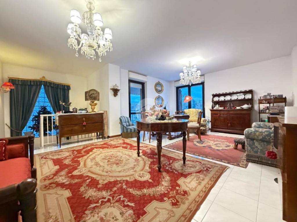 appartamento in vendita a Roma in zona Ardeatino