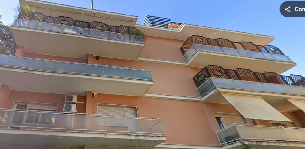 appartamento in vendita a Roma in zona Della Vittoria