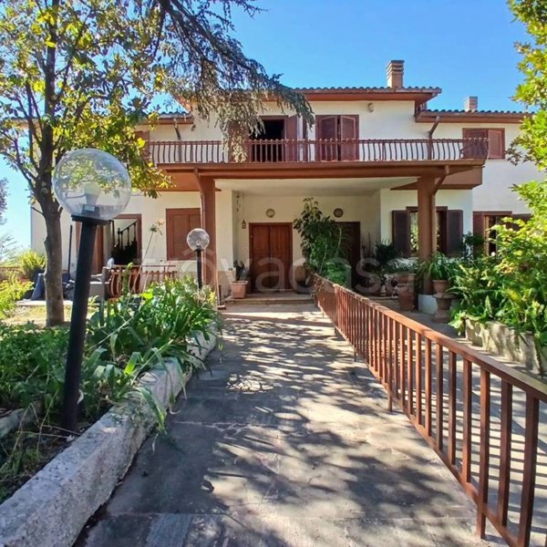 casa indipendente in vendita a Roma in zona Valle Muricana
