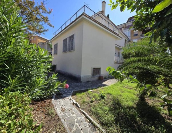 casa indipendente in vendita a Roma in zona Monte Sacro/Talenti