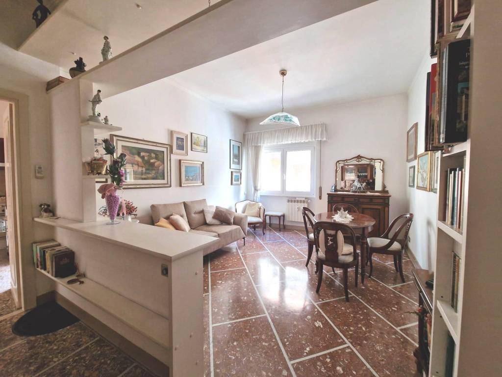 appartamento in vendita a Roma in zona Cinecittà