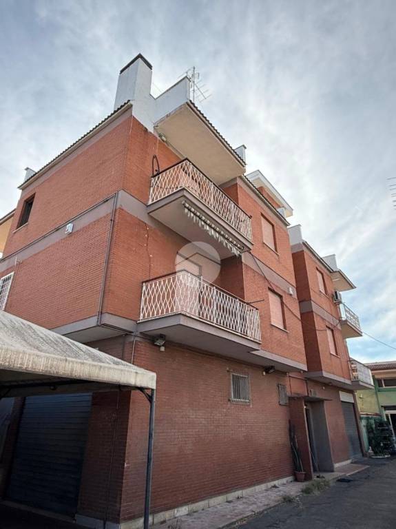 appartamento in vendita a Roma in zona Ponte di Nona