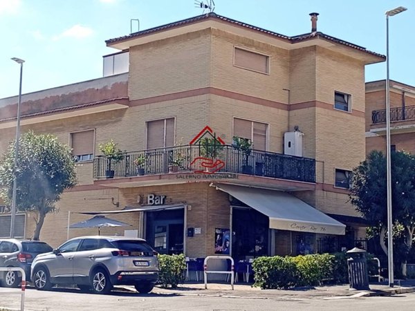 negozio in vendita a Roma in zona Acilia