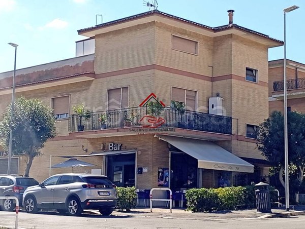 negozio in vendita a Roma in zona Acilia