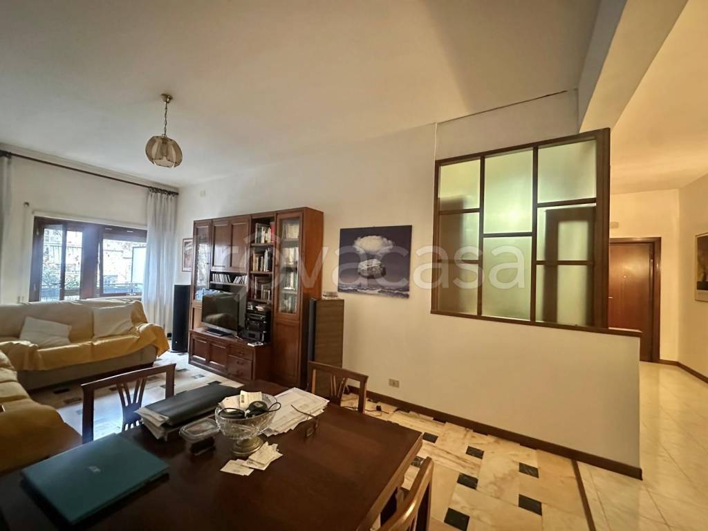 appartamento in vendita a Roma in zona Appio Claudio