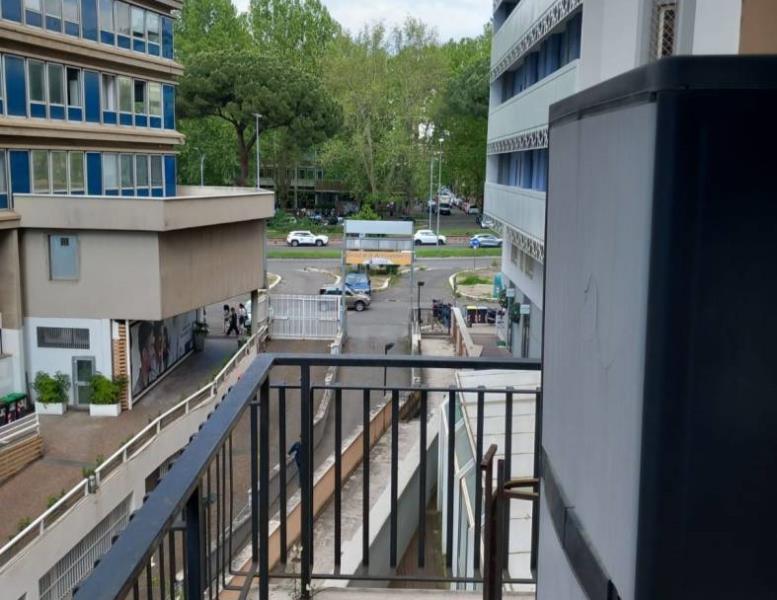 appartamento in vendita a Roma in zona Ostiense