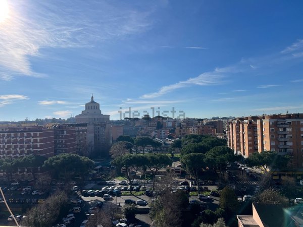 appartamento in vendita a Roma in zona Ostiense
