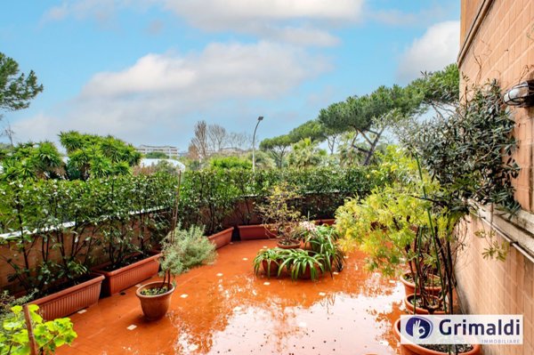 appartamento in vendita a Roma in zona Ardeatino