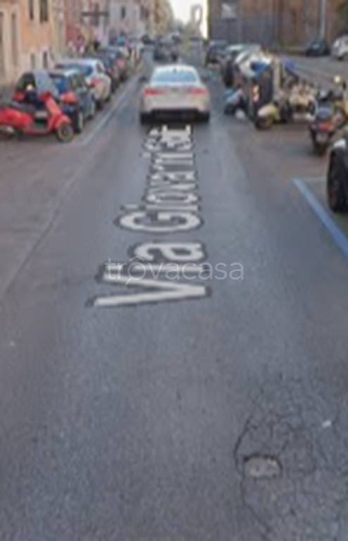 locale commerciale in vendita a Roma in zona Esquilino