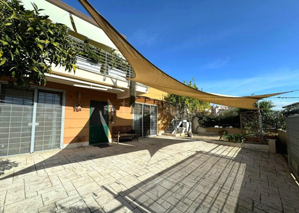 casa indipendente in vendita a Roma in zona Corviale