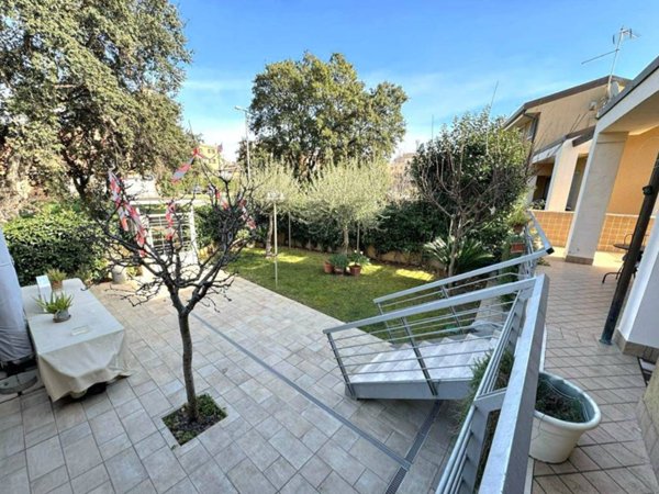 casa indipendente in vendita a Roma in zona Corviale