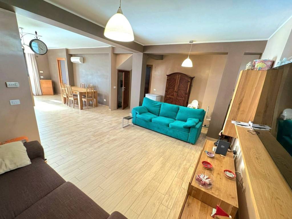 casa indipendente in vendita a Roma in zona Corviale