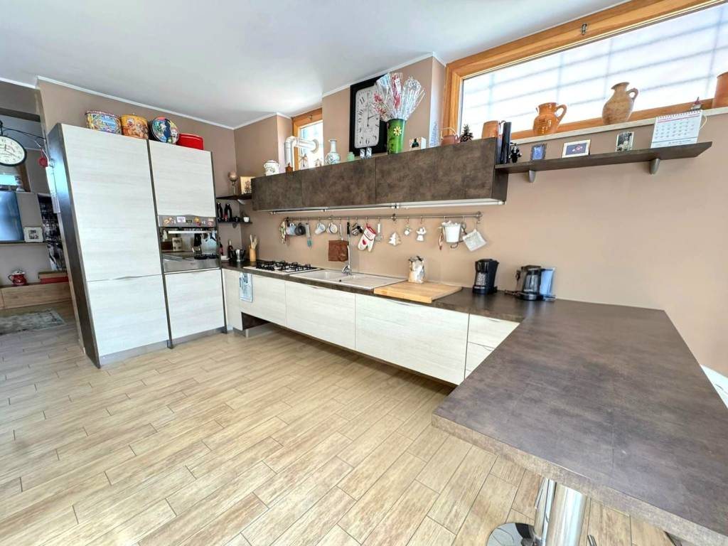 casa indipendente in vendita a Roma in zona Corviale