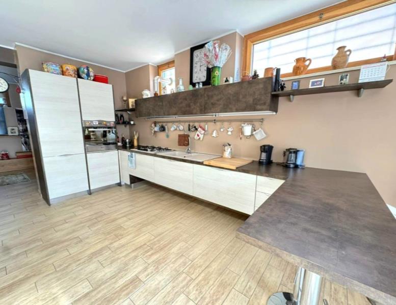 casa indipendente in vendita a Roma in zona Corviale
