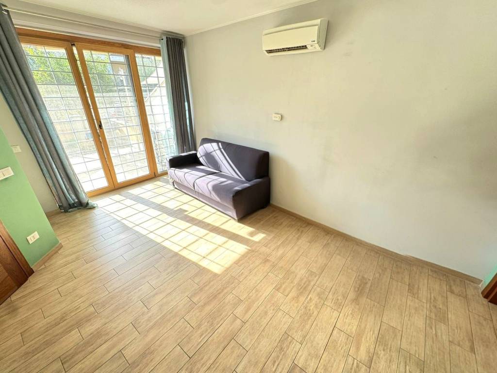 casa indipendente in vendita a Roma in zona Corviale