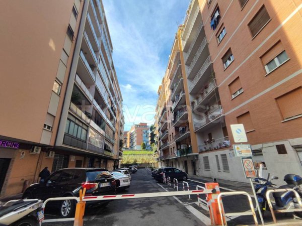 appartamento in vendita a Roma in zona Ostiense