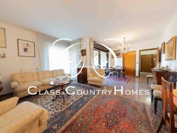 appartamento in vendita a Roma in zona EUR