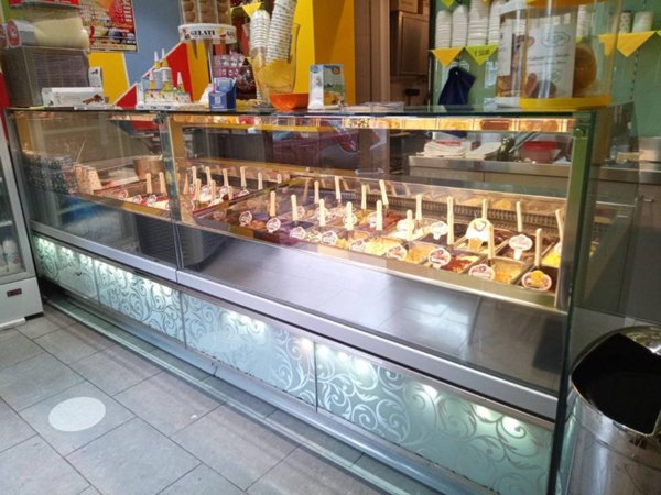 negozio in vendita a Roma in zona Appio Latino