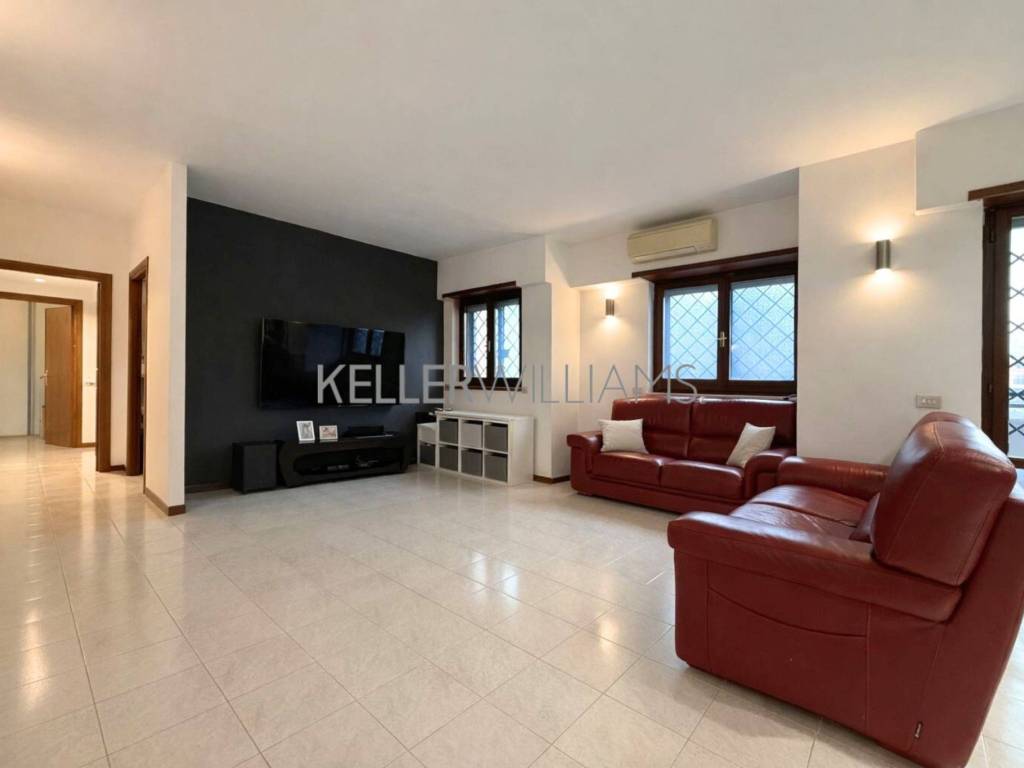 appartamento in vendita a Roma in zona Acilia