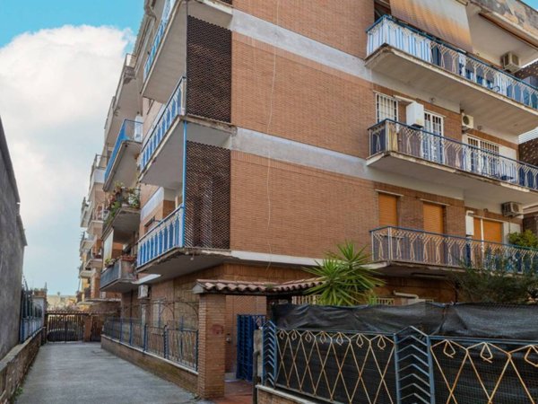 appartamento in vendita a Roma in zona Prenestino-Centocelle