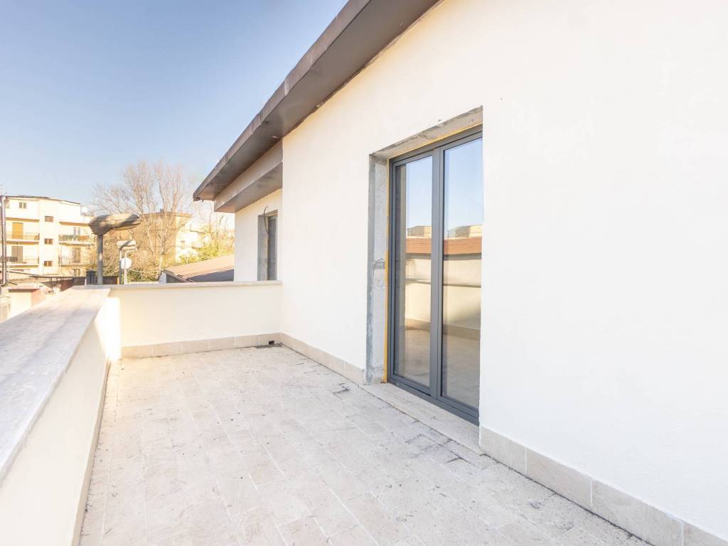 appartamento in vendita a Roma in zona Torre Angela