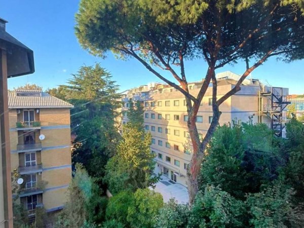 appartamento in vendita a Roma in zona EUR