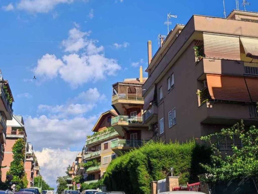 appartamento in vendita a Roma in zona Monte Sacro/Talenti