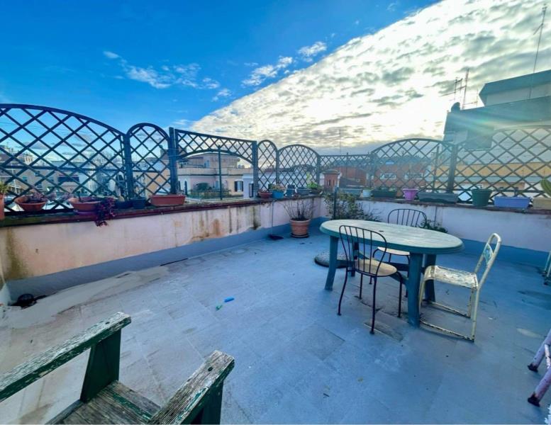 appartamento in vendita a Roma in zona Gianicolense