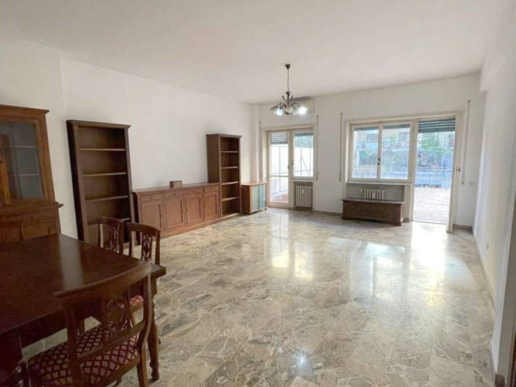 appartamento in vendita a Roma in zona Ostiense