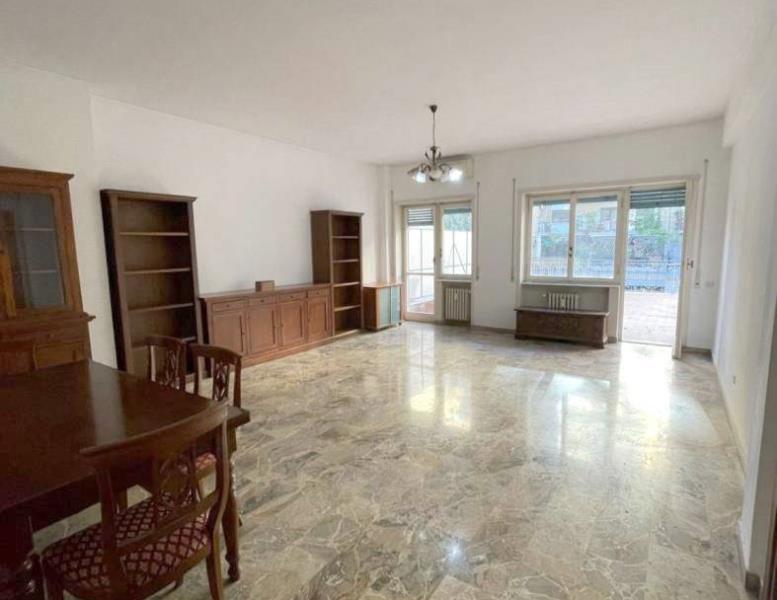appartamento in vendita a Roma in zona Ostiense