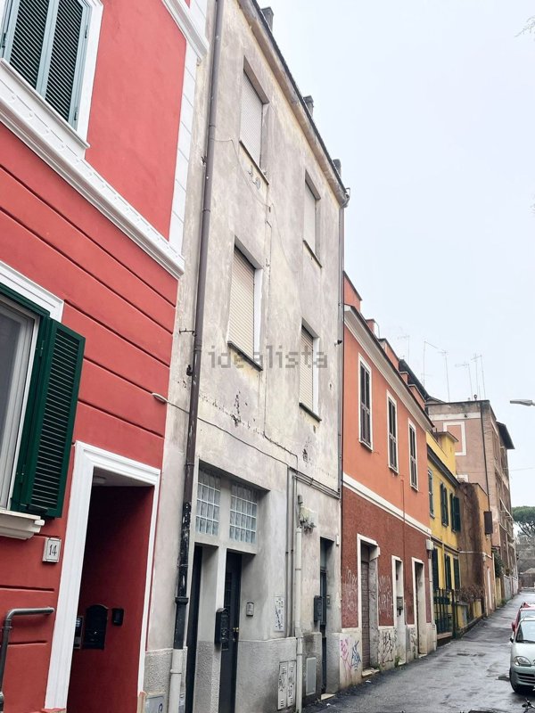 appartamento in vendita a Roma in zona Prenestino-Labicano