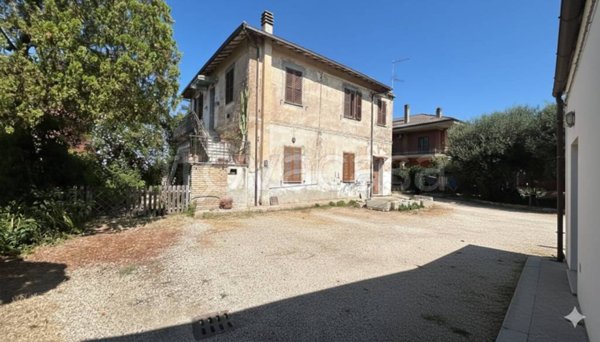 casa indipendente in vendita a Roma in zona Corviale
