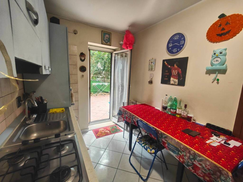 appartamento in vendita a Roma in zona Tor Bella Monaca