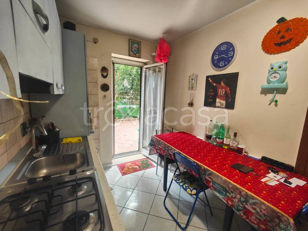 appartamento in vendita a Roma in zona Tor Bella Monaca