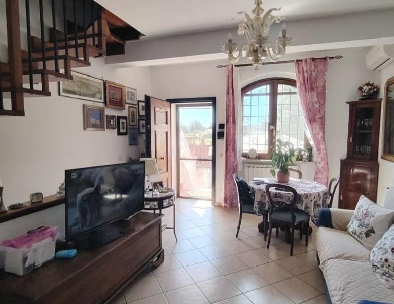 casa indipendente in vendita a Roma in zona Infernetto