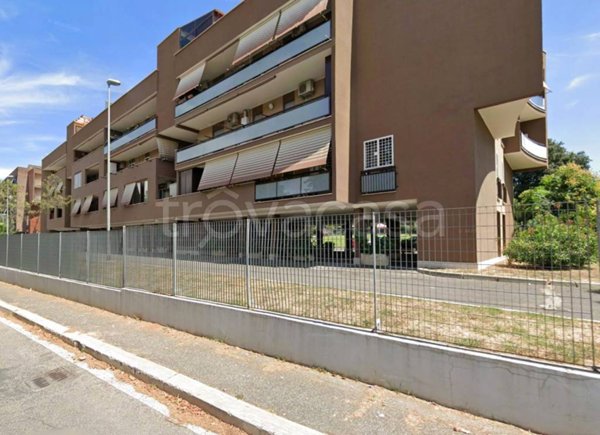 appartamento in vendita a Roma in zona Dragoncello