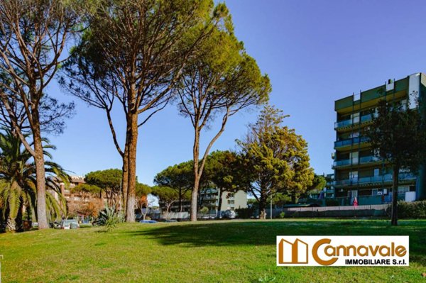 appartamento in vendita a Roma in zona Dragoncello