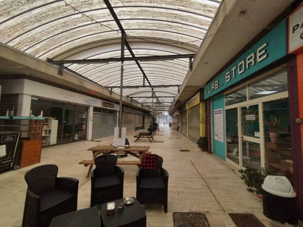 negozio in vendita a Roma in zona Prenestino-Centocelle