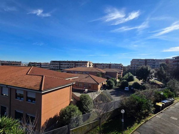 appartamento in vendita a Roma in zona Ostiense