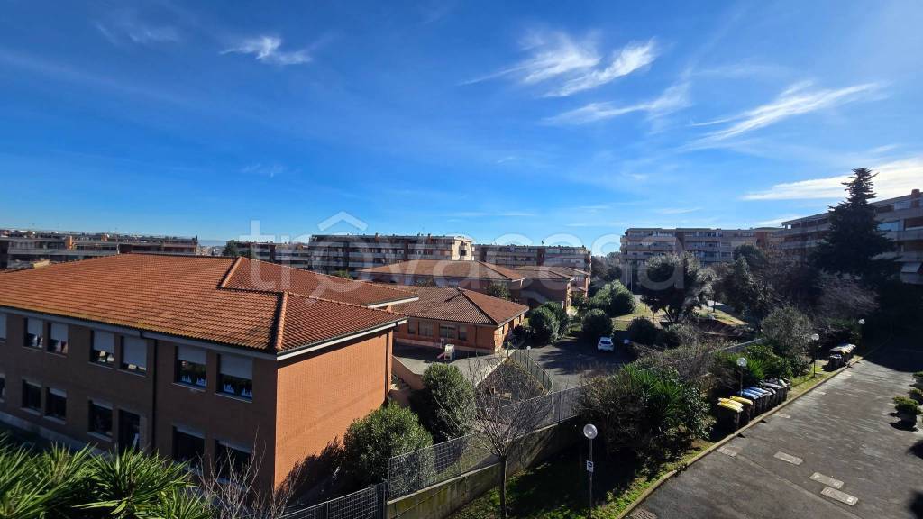 appartamento in vendita a Roma in zona Ostiense