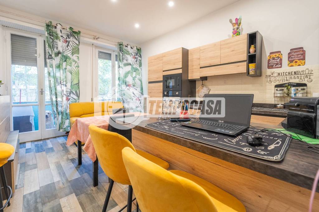 appartamento in vendita a Roma in zona Don Bosco