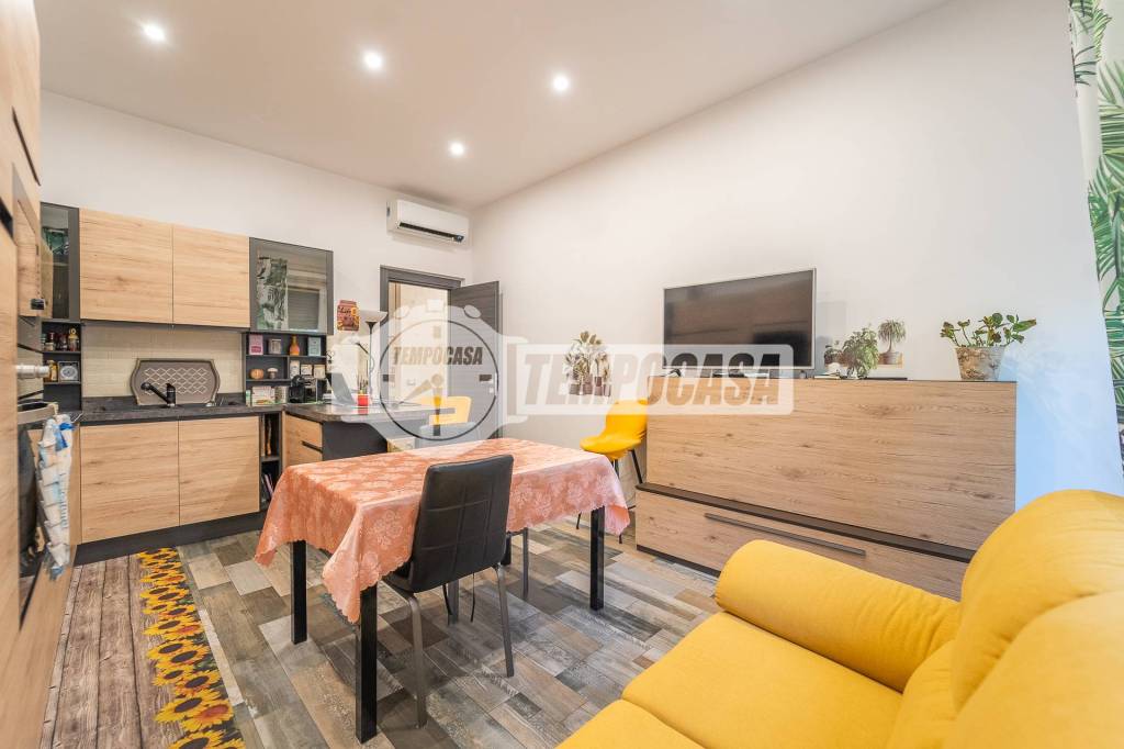 appartamento in vendita a Roma in zona Don Bosco