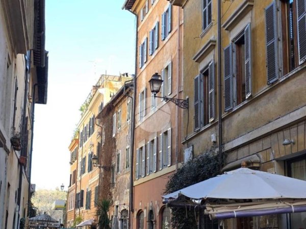 appartamento in vendita a Roma in zona Trastevere